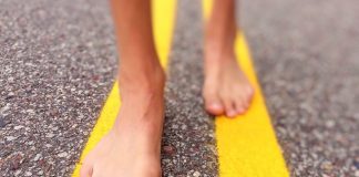 Nadpotliwość stóp