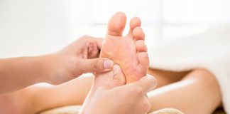 Masaż stóp ma duży wpływ na kondycję organizmu – refleksologia i jej założenia