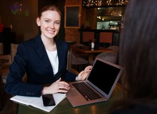 Jak prawidłowo wybrać garnitur damski? garnitur damski - kiedy nosić?