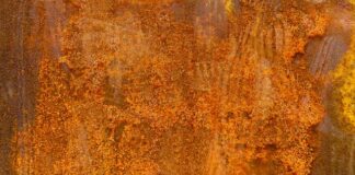 Jaki metal nie czernieje?