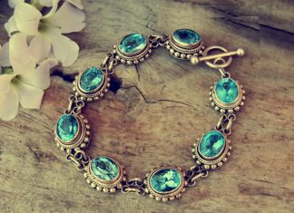 Co trzeba zrobić żeby zostać jubilerem? Co trzeba zrobić żeby zostać jubilerem?