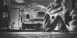 Jak naprawić rączkę od walizki?