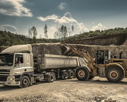 Gdzie spakować ładowarki do samolotu?