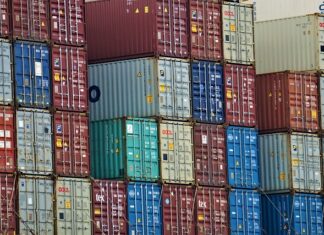 Jak wygląda odprawa na lotnisku z bagażem podręcznym?