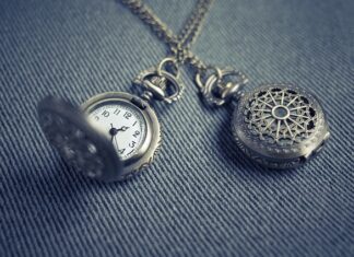 Czy srebro pozłacane Czarnieje?