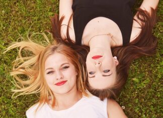 Czy dziewczyny mogą nosić męskie bluzy? Czy dziewczyny mogą nosić męskie bluzy?