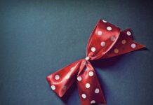 Czy sukienka w groszki pogrubia?