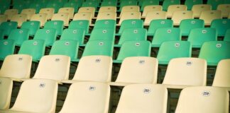 Czy plastikowe walizki pękają?