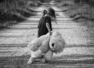 Czy czuć jak dziecko bawi się pępowiną?