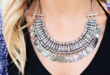 Jak dobrać naszyjnik do sukni ślubnej?