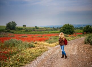Czy chodzenie w płaskich butach jest zdrowe? Czy chodzenie w płaskich butach jest zdrowe?