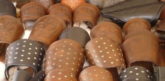 Jak dopasować bransoletę w zegarku?