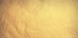 Kto nosi złoty zegarek?